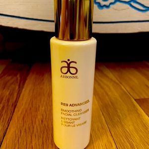 Arbonne RE9 Advanced Smoothing Facial Cleanser